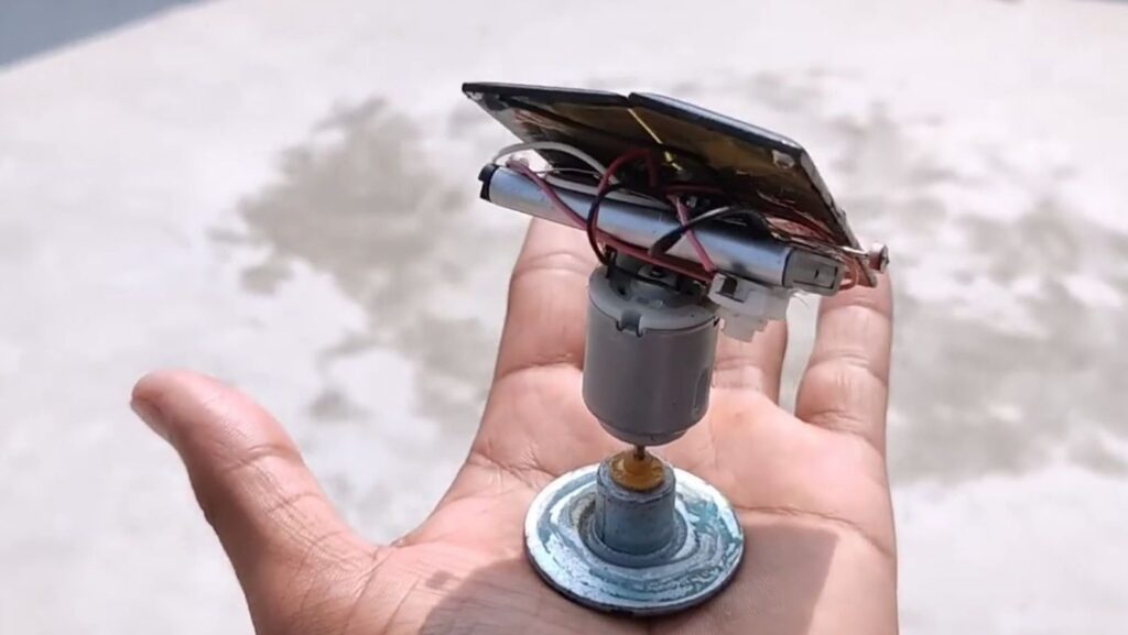 Automatic Solar Tracker Without Arduino working model